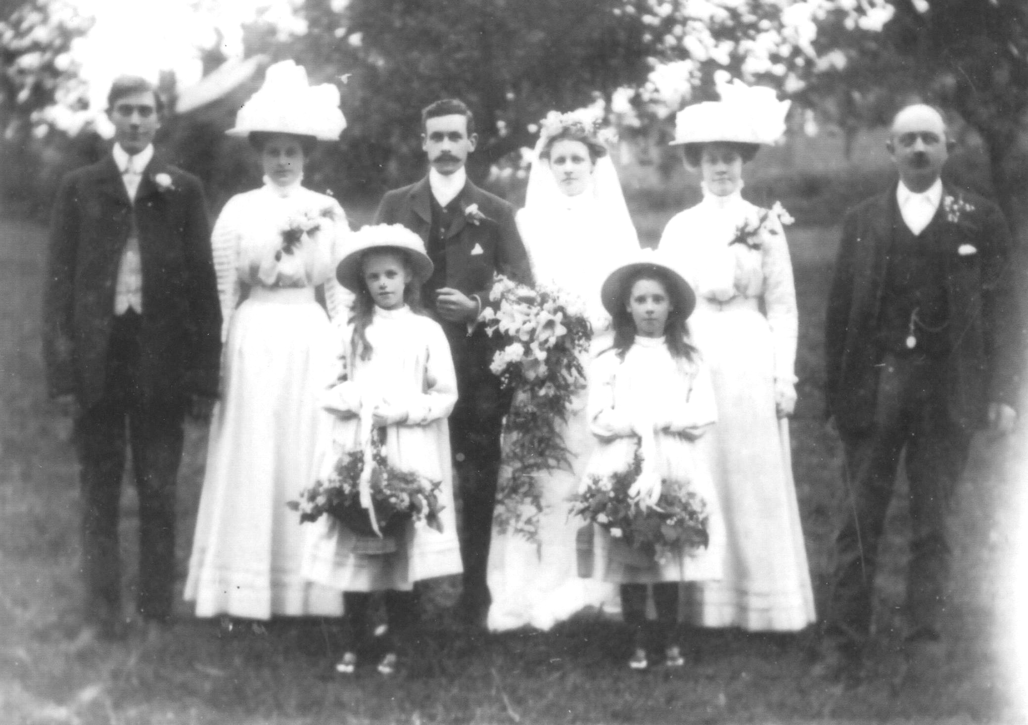Arthurandmarywedding5July1909.enh